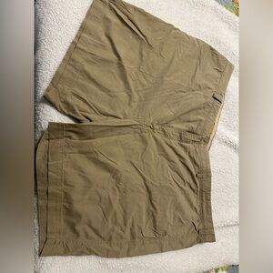 Tommy Bahama 56R khaki shorts like new condition